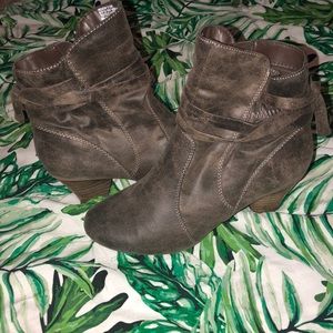 Brown short heel booties, 6.5.